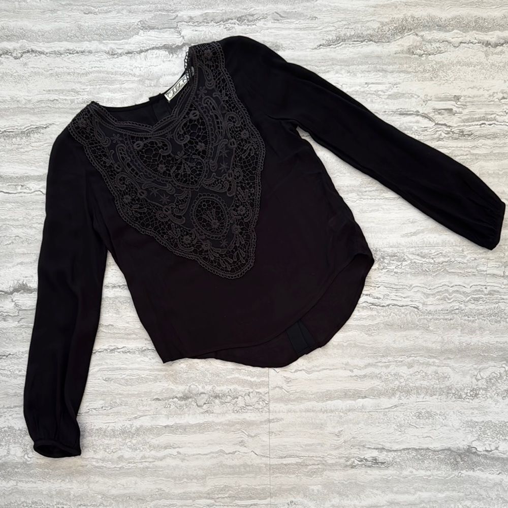 CHLOE K Blouse